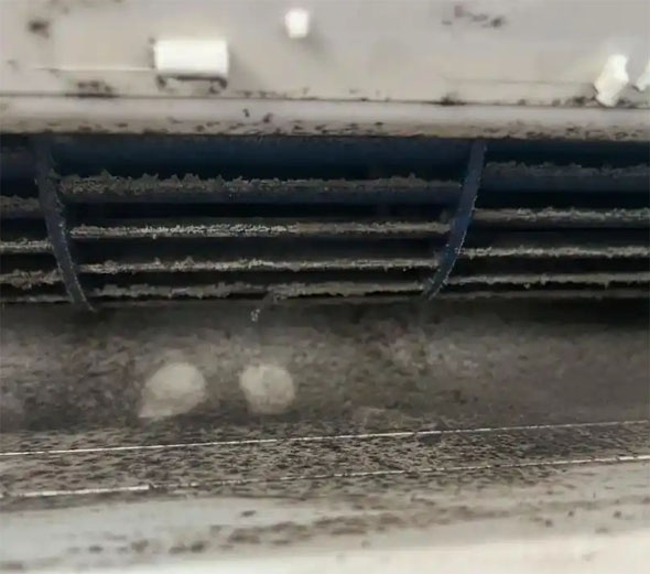 永嘉空调吹的风有股烧焦味是怎么回事